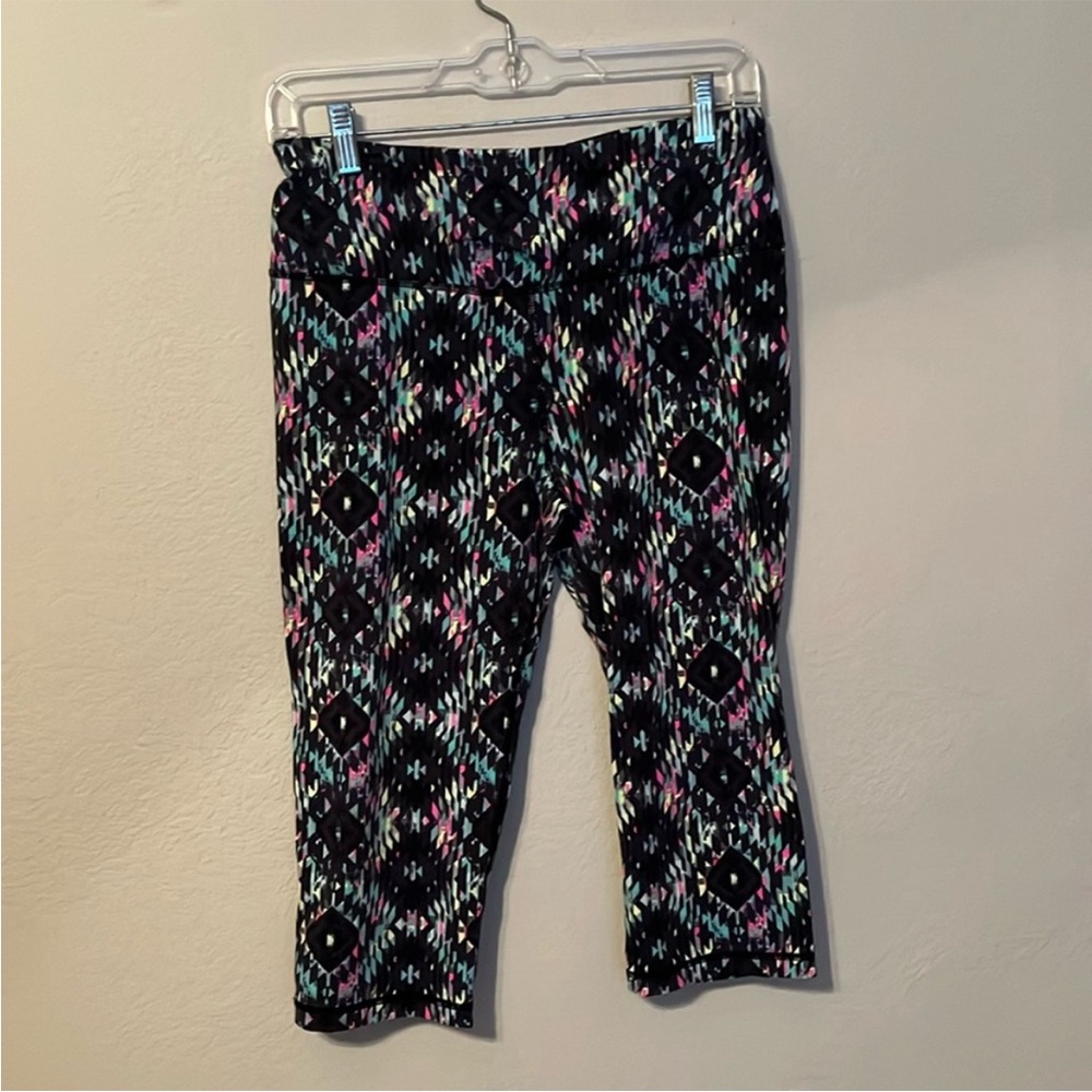 MOVING SALE! EUC Rare VSX SPORT M capri workout leggings -matching bra available